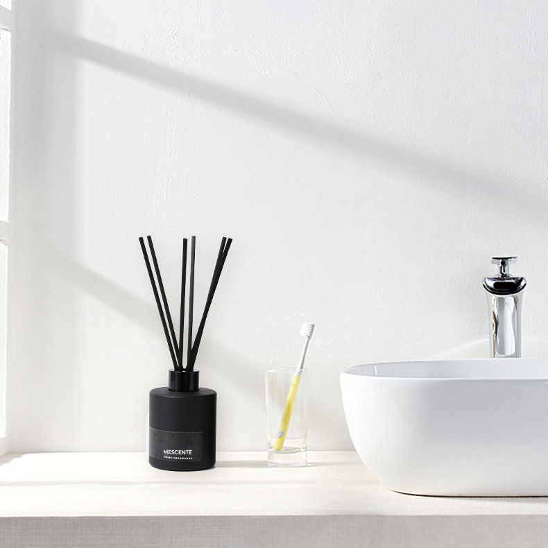 M&Scent Engros Luksus Private Label Dekorativ Flower Stick Fiber Reed Diffuser med propp