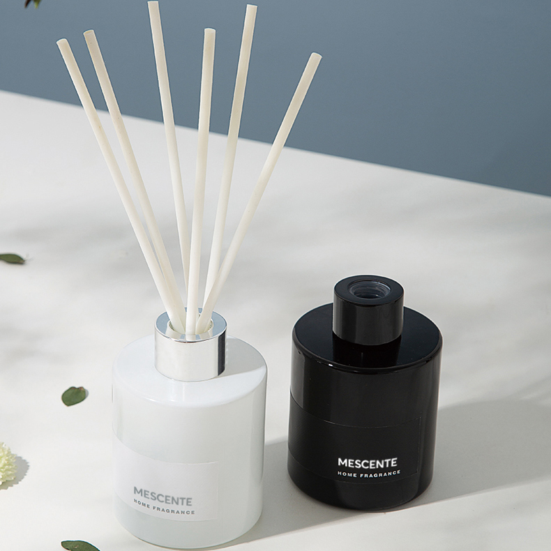 M&Scent Engros Luksus Private Label Dekorativ Flower Stick Fiber Reed Diffuser med propp