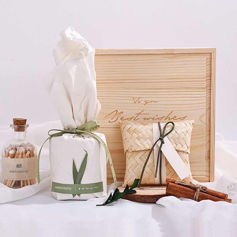 M&Scent luksus lysestake i tre private label duftende med boks