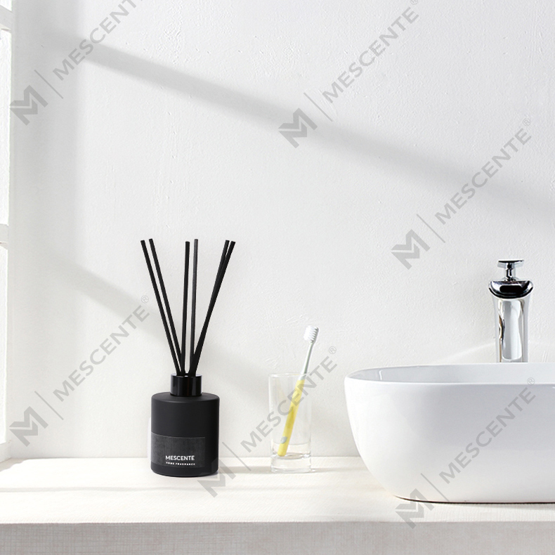 M&Scent Engros Luksus Private Label Dekorativ Flower Stick Fiber Reed Diffuser med stopper