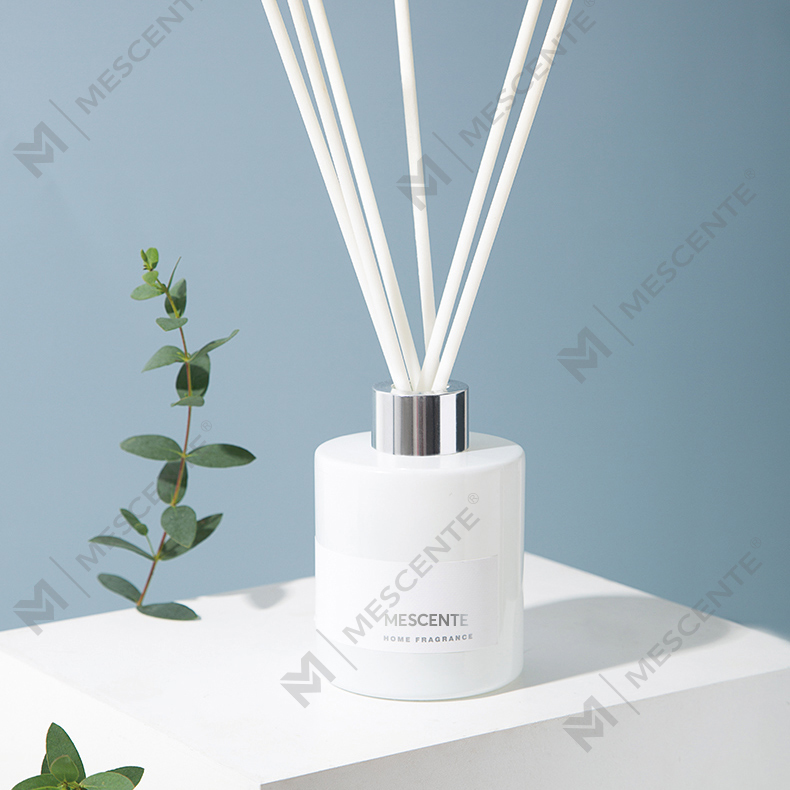 M&Scent Engros Luksus Private Label Dekorativ Flower Stick Fiber Reed Diffuser med stopper