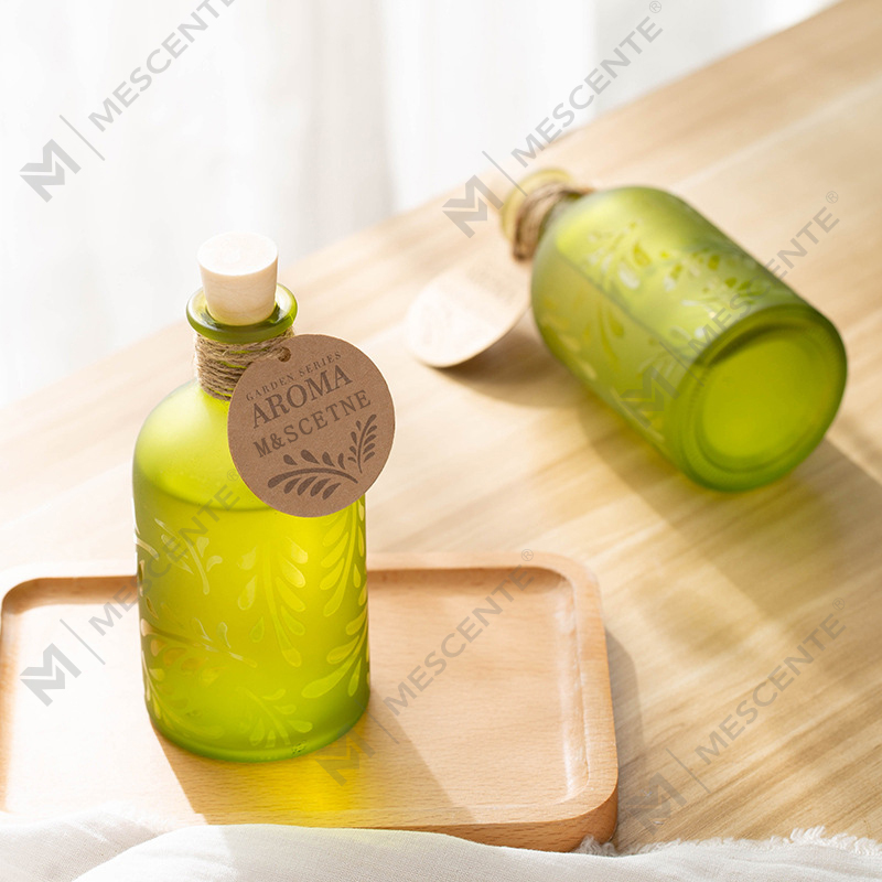 Glassflaske Floral Liquid Aromatherapy Diffuser med gaveeske