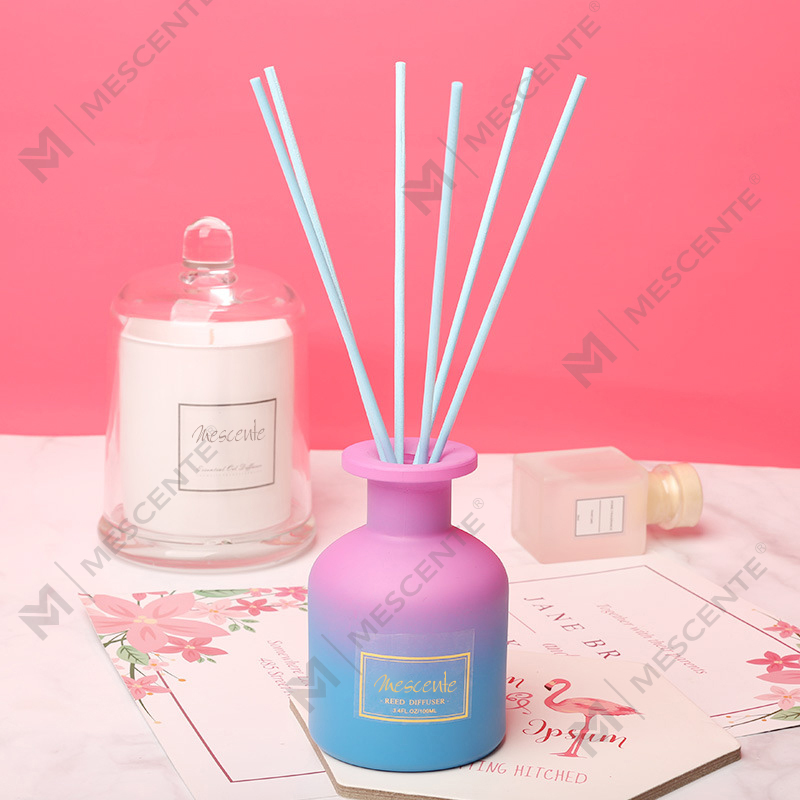 M&Scent private label rund flaske hjemmeduft siv diffuser