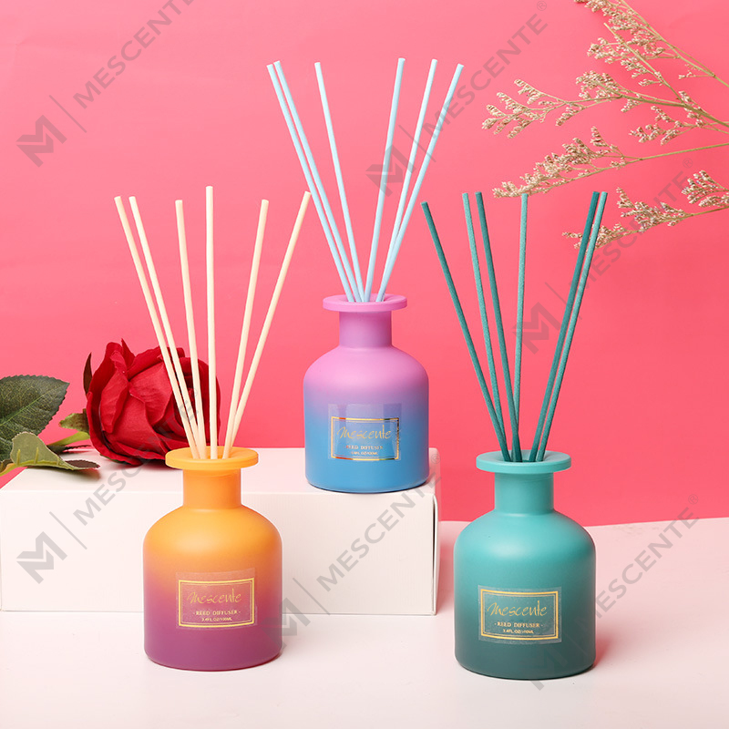 M&Scent private label rund flaske hjemmeduft siv diffuser