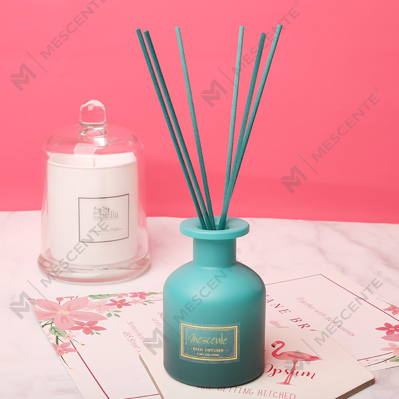 M&Scent private label rund flaske hjemmeduft siv diffuser