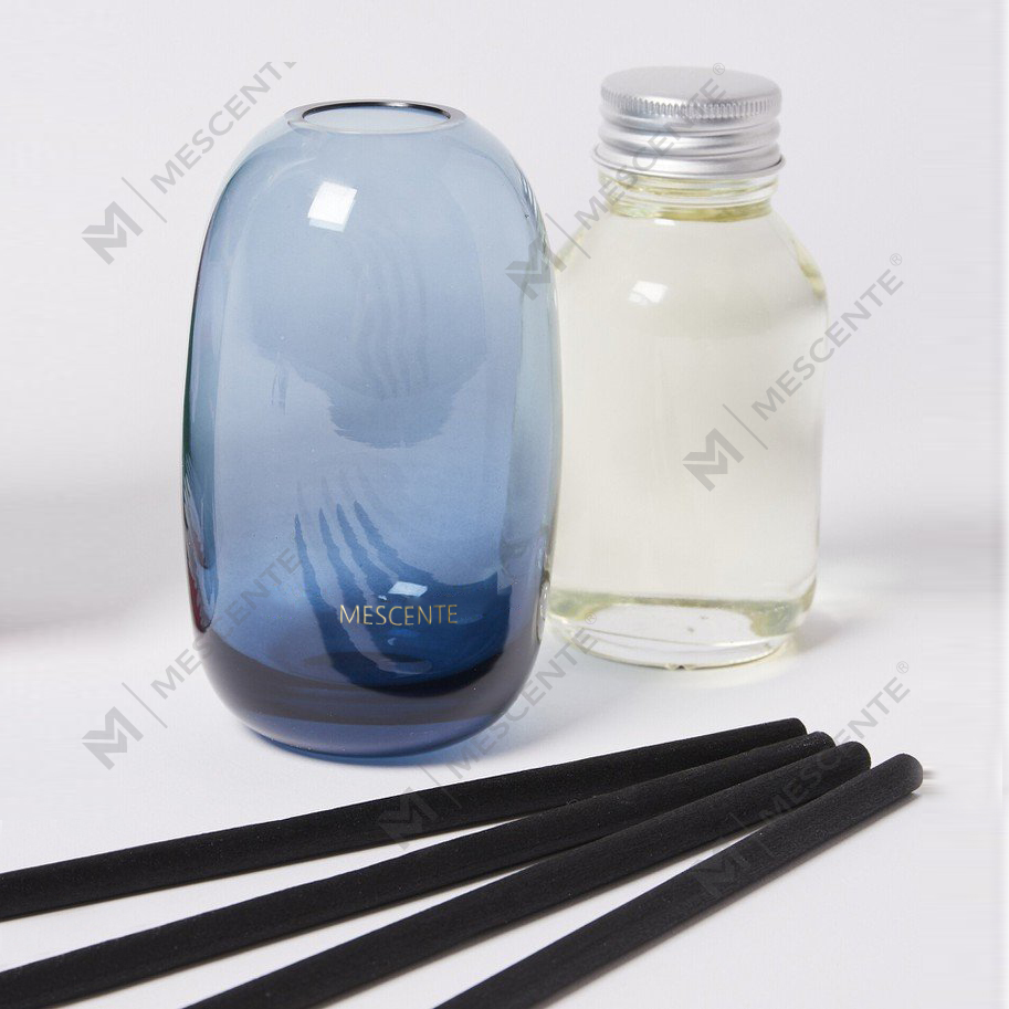 Luksus 100 ml 200 ml 500 ml diamant runde flasker Loris Sola Blomster Amber Crystal Eyfel parfyme Reed Diffuser Oil