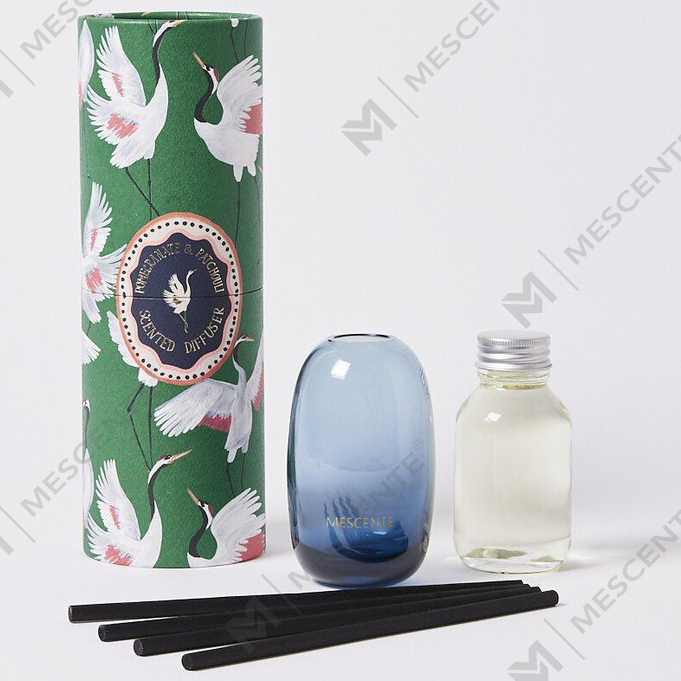Luksus 100 ml 200 ml 500 ml diamant runde flasker Loris Sola Blomster Amber Crystal Eyfel parfyme Reed Diffuser Oil