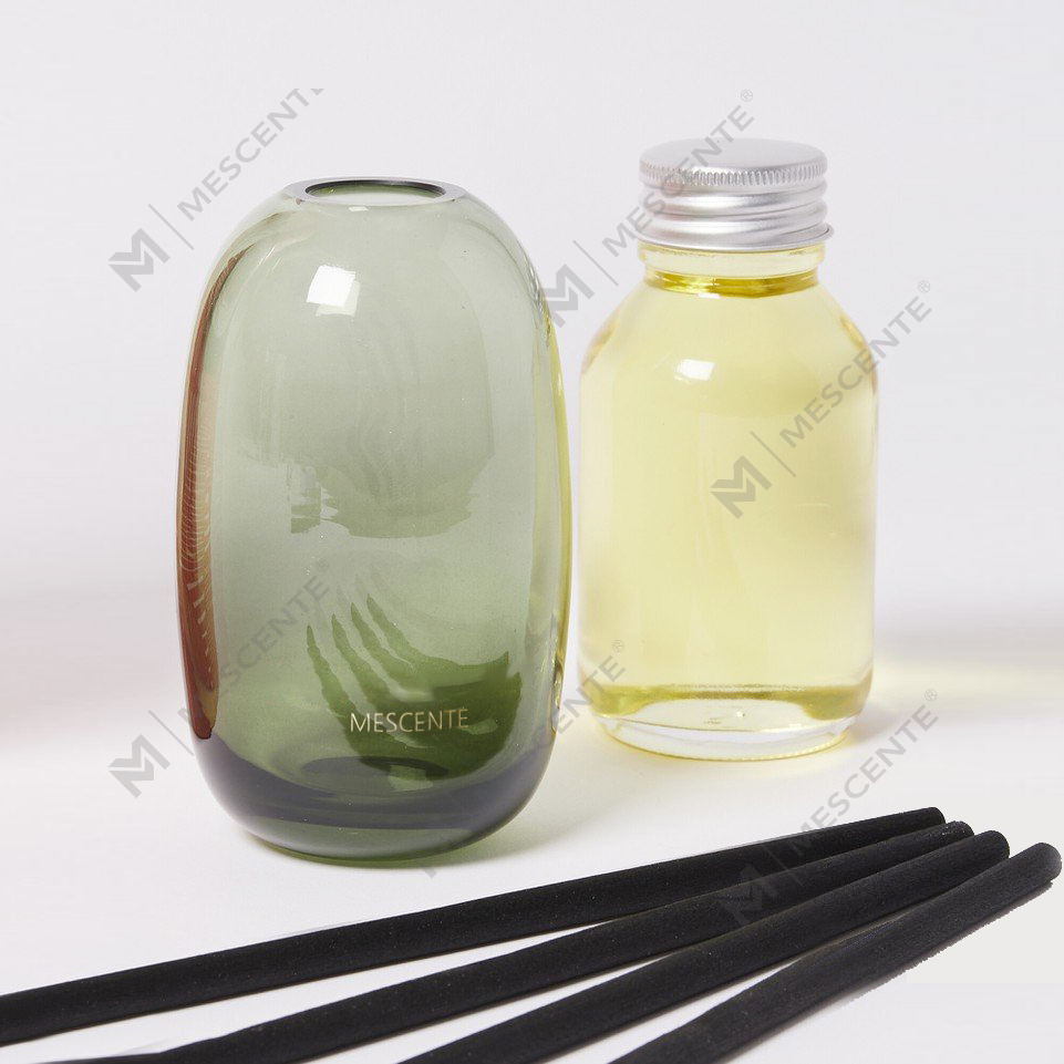 Luksus 100 ml 200 ml 500 ml diamant runde flasker Loris Sola Blomster Amber Crystal Eyfel parfyme Reed Diffuser Oil